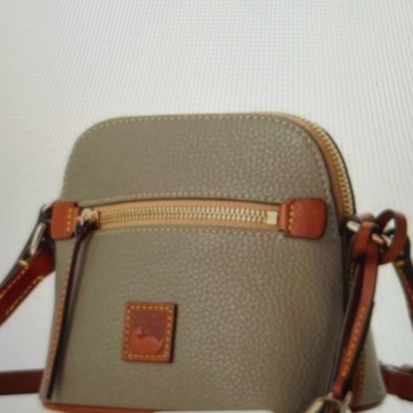Dooney & Bourke Pebble Grain Domed Taupe Crossbody Bag. Brand new. NWT - Picture 2 of 4